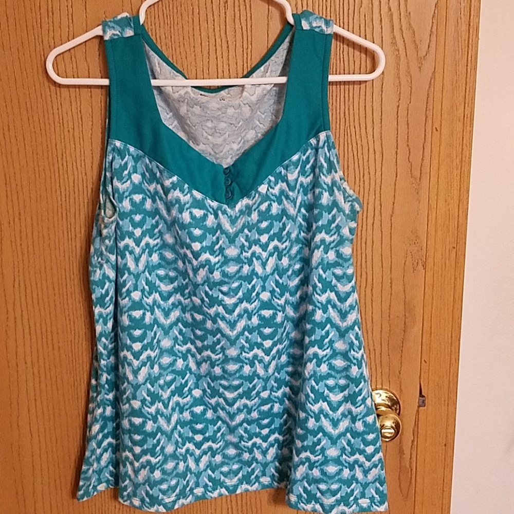V neck tank